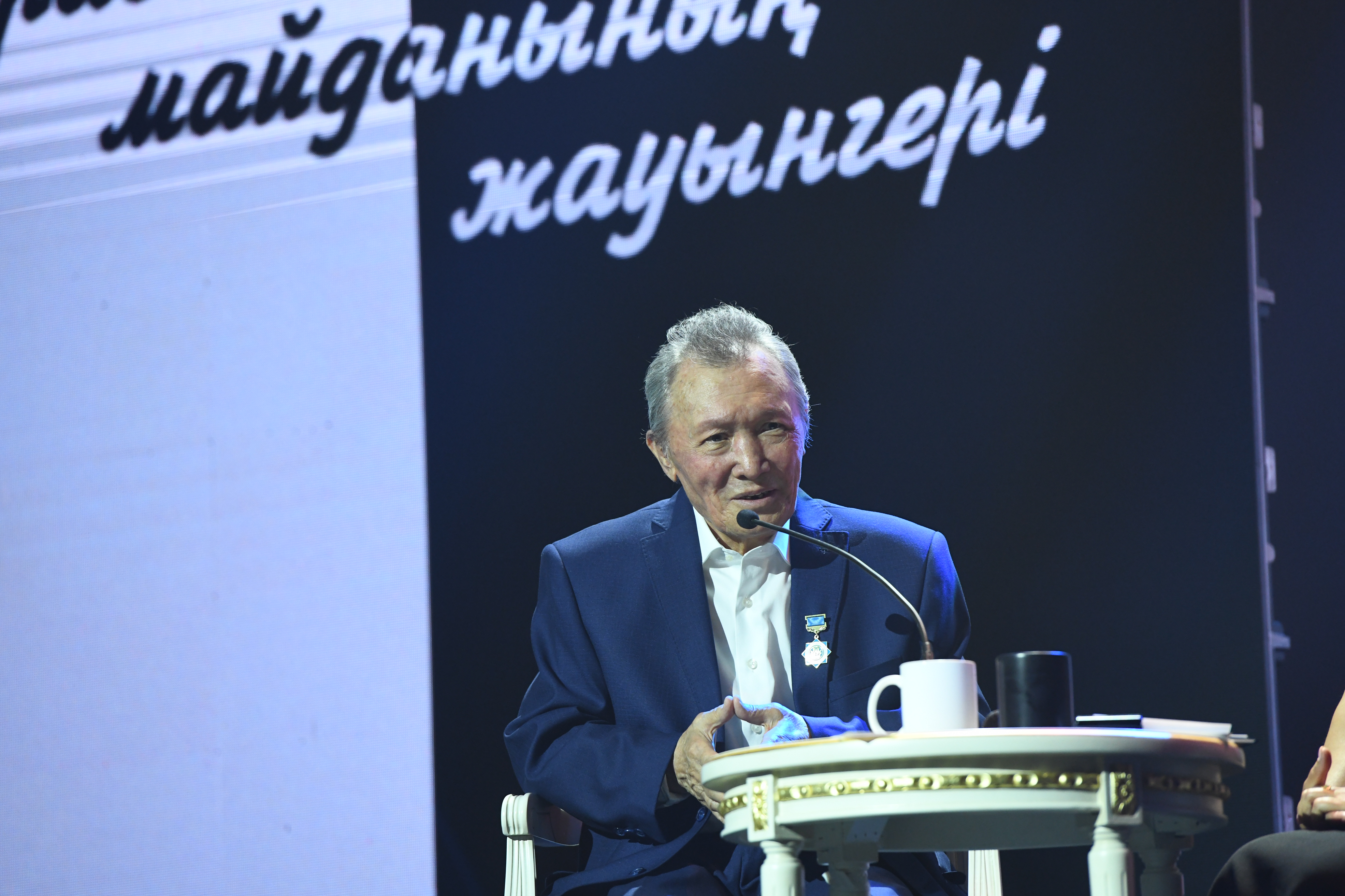 ادەبيەتتە اركىمنىڭ ءوز ورنى بار