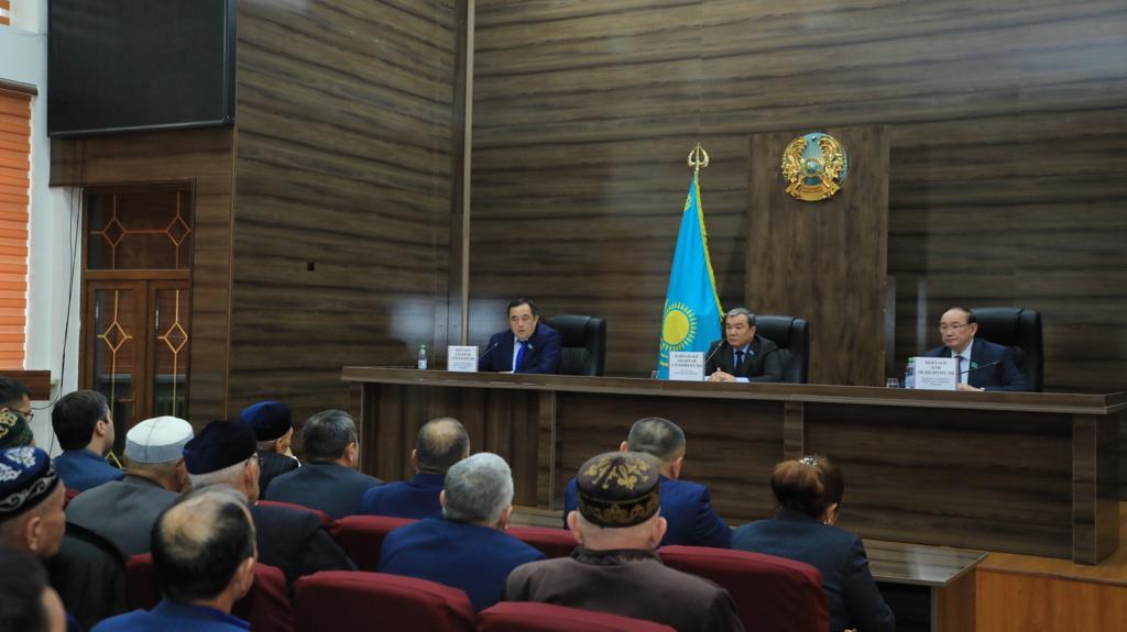 سەناتورلار ءوڭىر جاعدايىمەن تانىستى