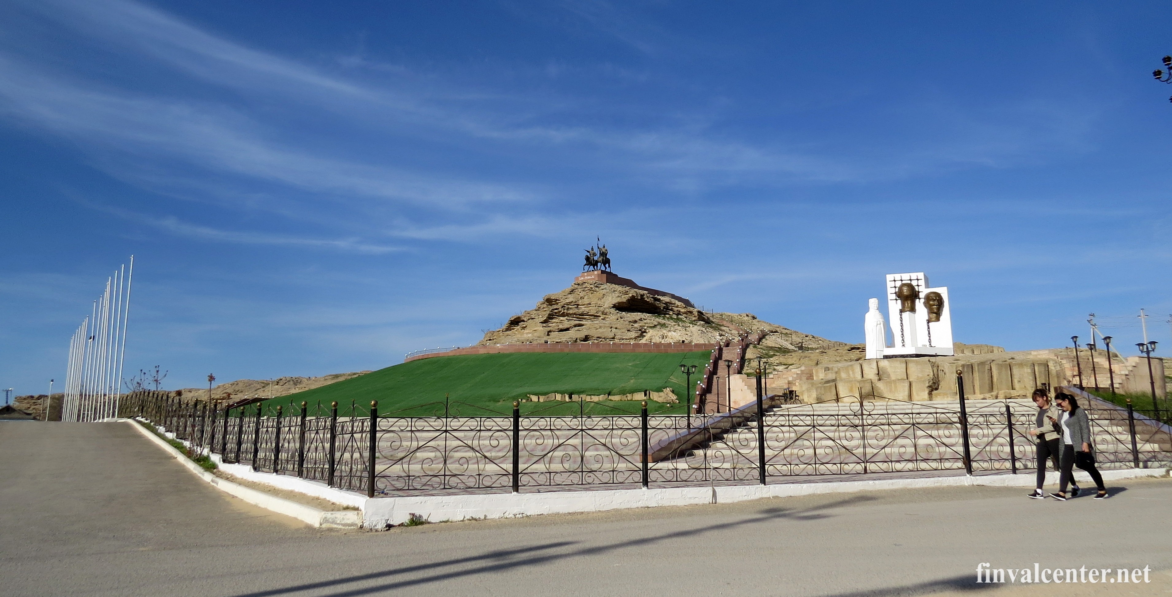 اقكەتىك – ءارى تاريحي,  ءارى حالىقتىق اتاۋ