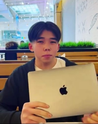 كومپيۋتەرلىك ويىن ويلاپ تاپقان وقۋشى