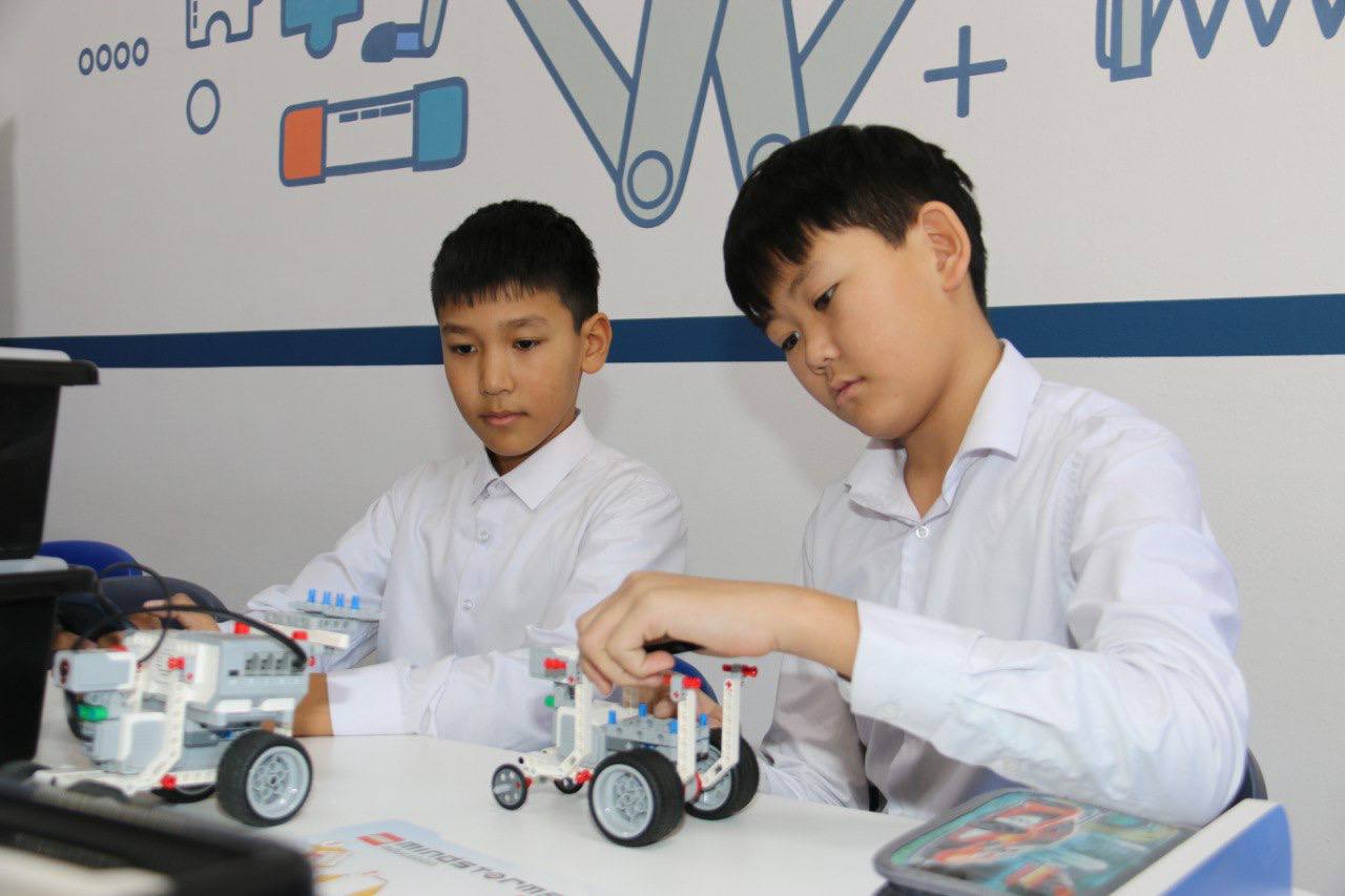 ۇلگىلى ءبىلىم ۇياسى