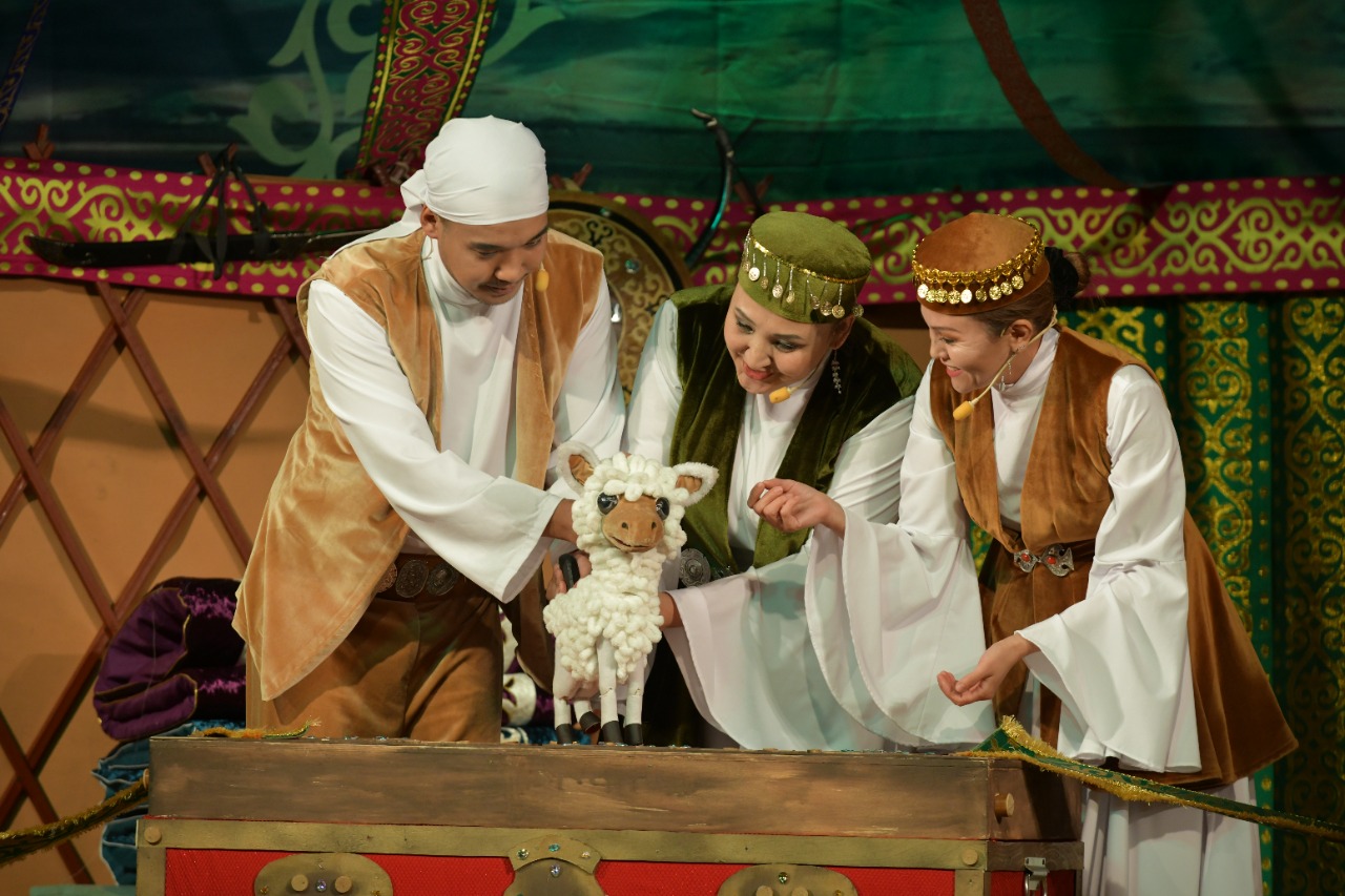 «ۇر, توقپاق!» – قۋىرشاق تەاترىندا