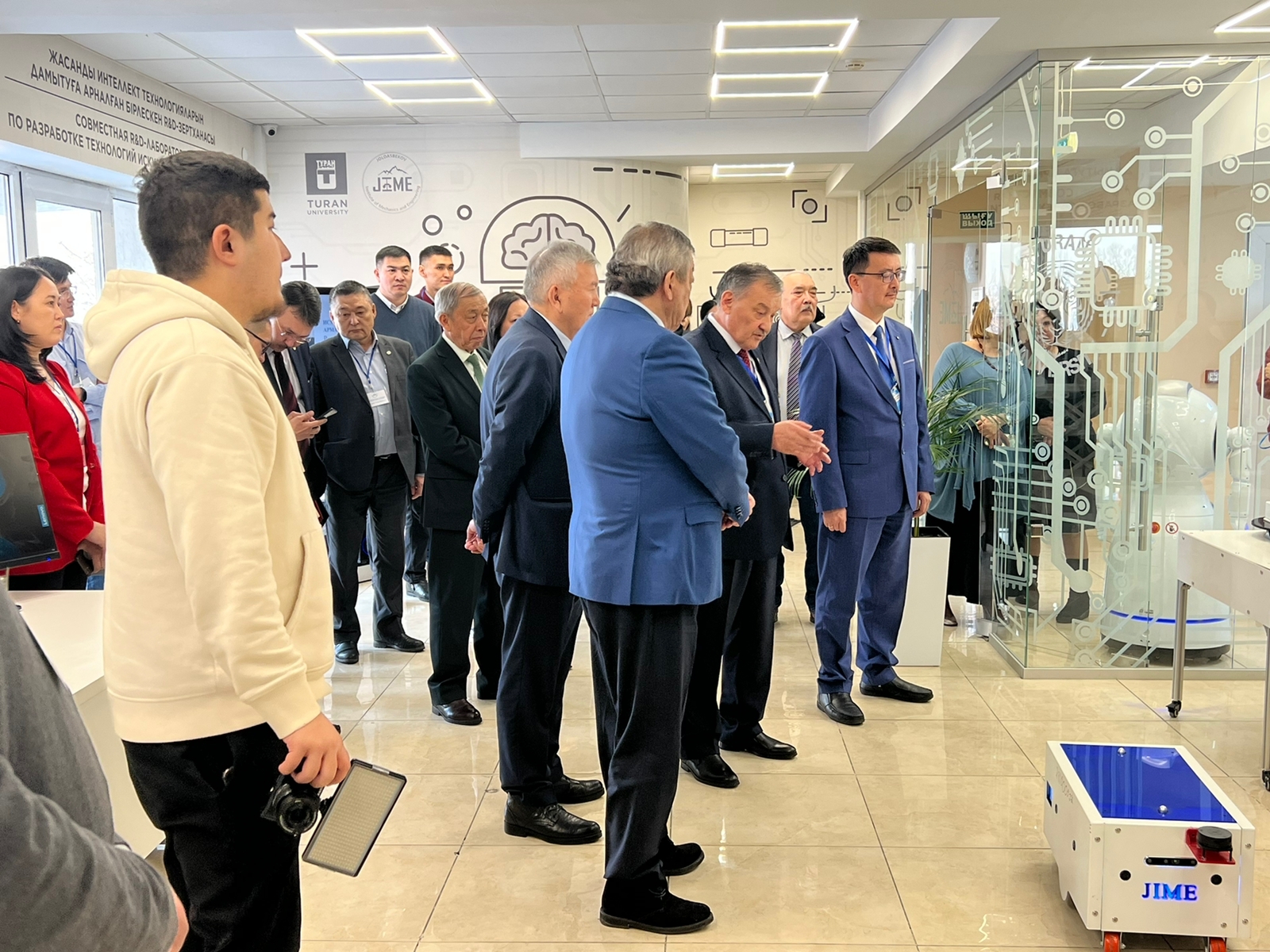 جاساندى ينتەللەكت زەرتحاناسى اشىلدى