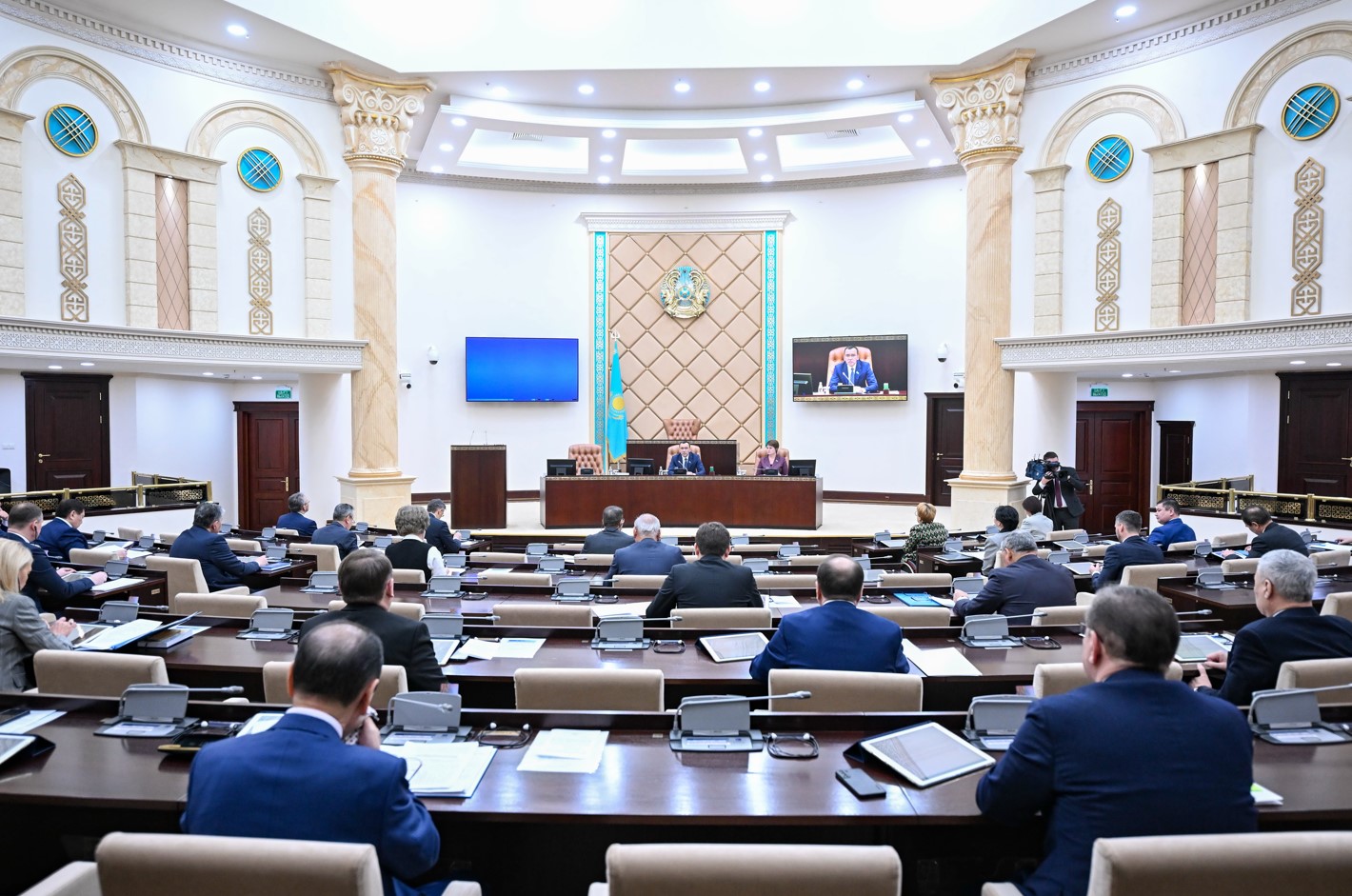 حالىقارالىق قۇقىقتىق كومەك نىعايادى