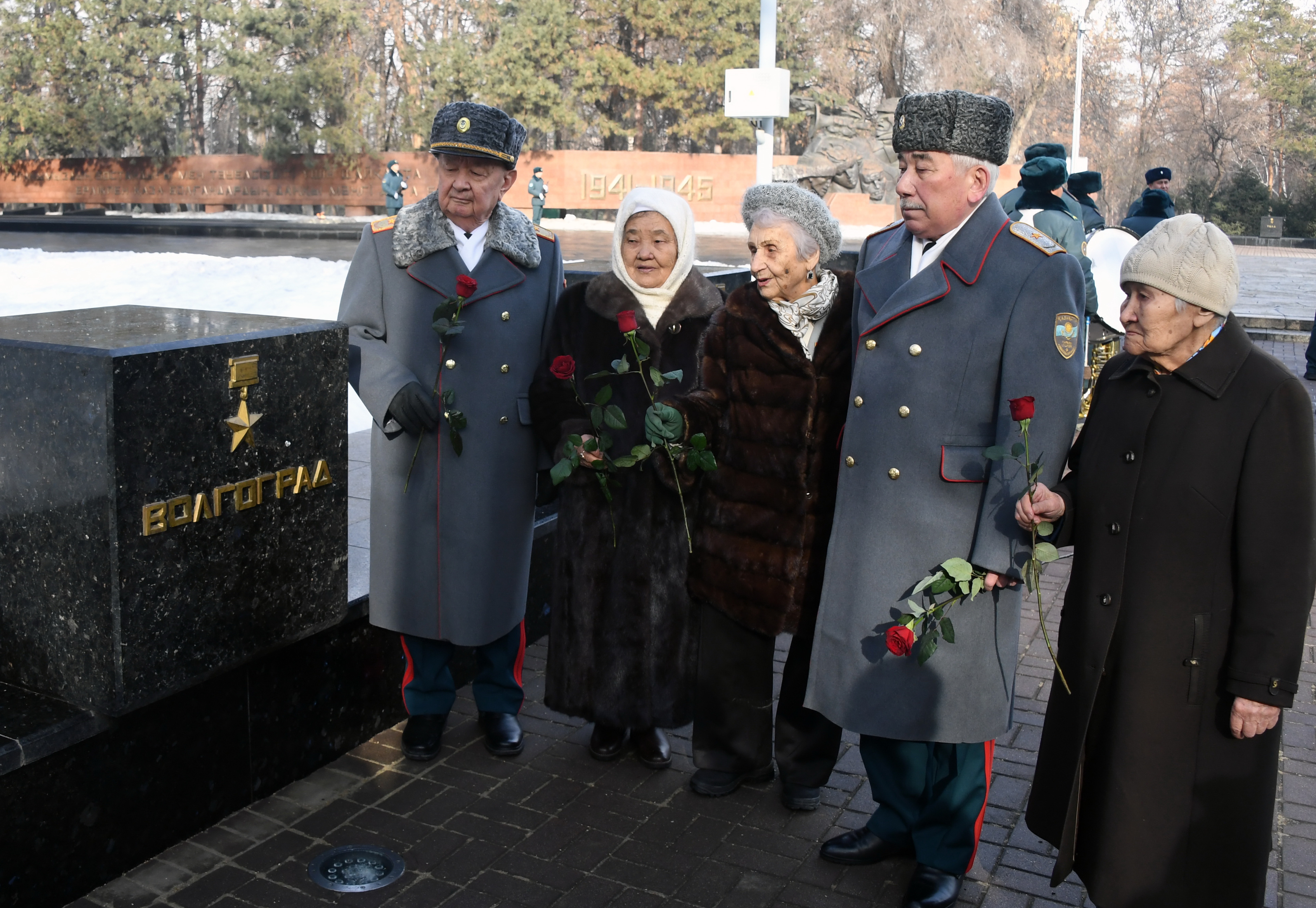 ەرلىككە تاعزىم