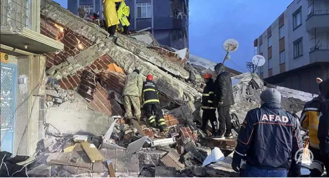 قۇتقارۋشىلار تۇركيادان كەتە باستادى