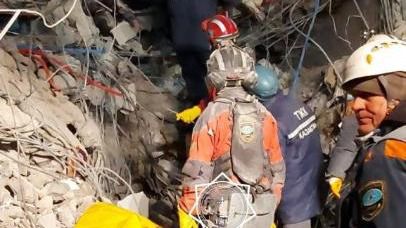 تۇركيادا ءۇيىندى استىندا 198 ساعات جاتقان ءجاسوسپىرىم قۇتقارىلدى