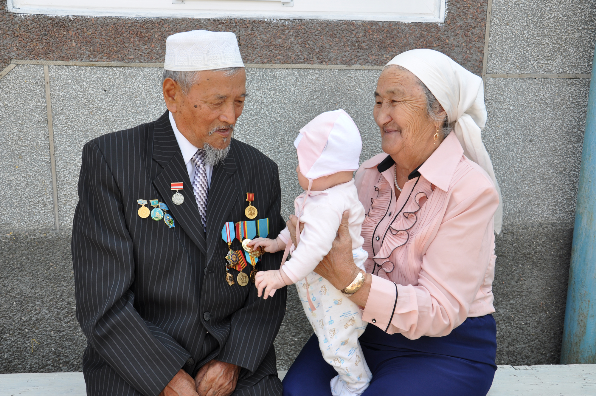 جانى جايساڭدار ادەمى قارتايادى