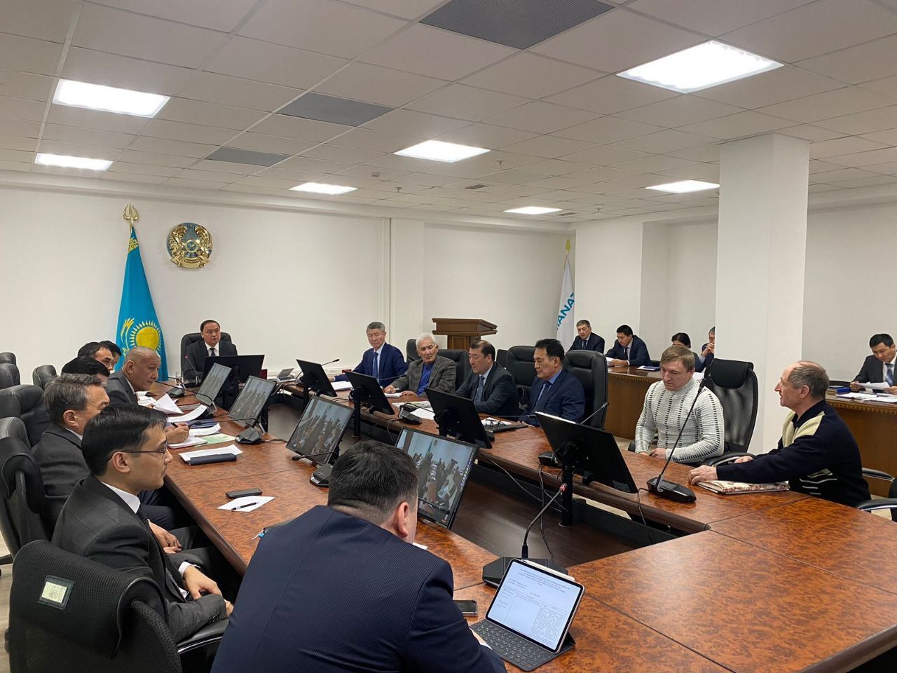 اۋىل شارۋاشىلىعى ءمينيسترى جەكە قابىلداۋ وتكىزدى