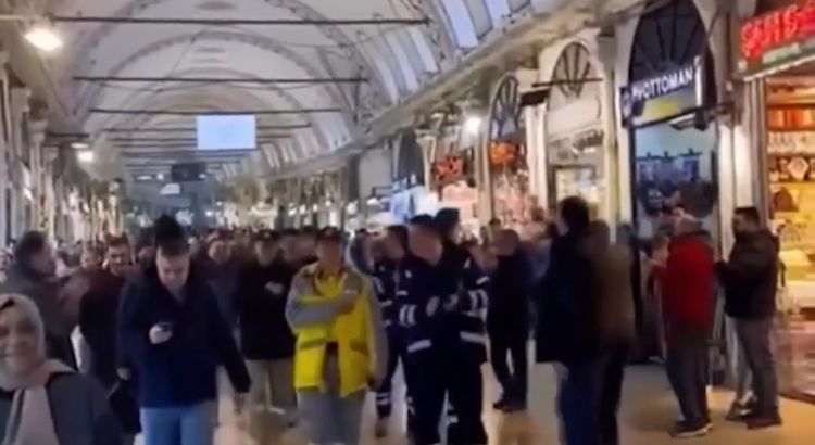 تۇركيا قۇتقارۋشىلاردى قۇرمەت-قوشەمەتپەن شىعارىپ سالدى