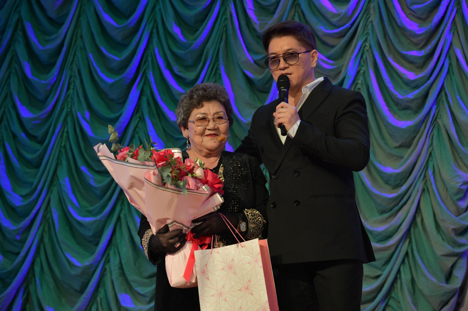 ساحنا ونەرىنىڭ ايىمتورىسى