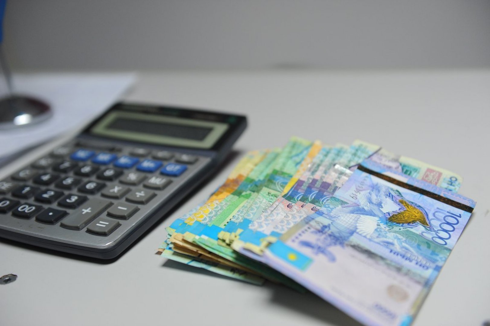 الماتى وبلىسىندا كاسىپكەرلەردەن زاڭسىز سالىق الىنعان