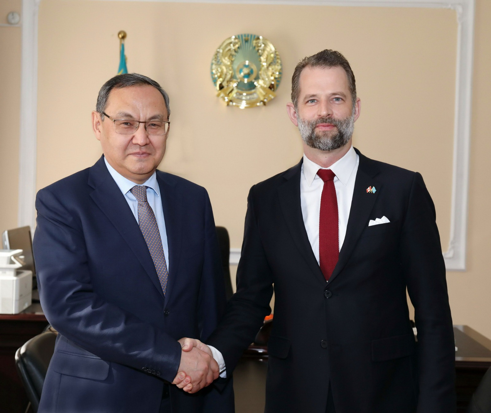 اگرونومداردى بىرلەسىپ دايارلايدى