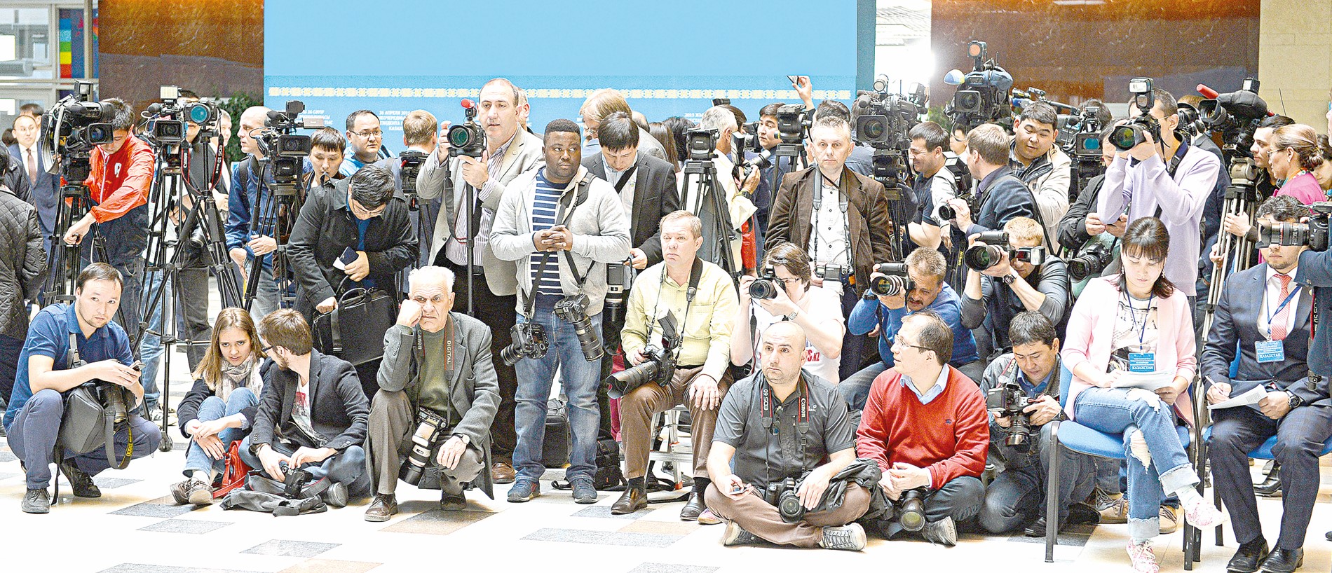 پرەسس-كارتانى سالا وكىلدەرى كوميسسياسى بەرەدى