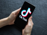 TikTok بالالاردىڭ جەلىدەگى ۋاقىتىنا شەكتەۋ قويادى