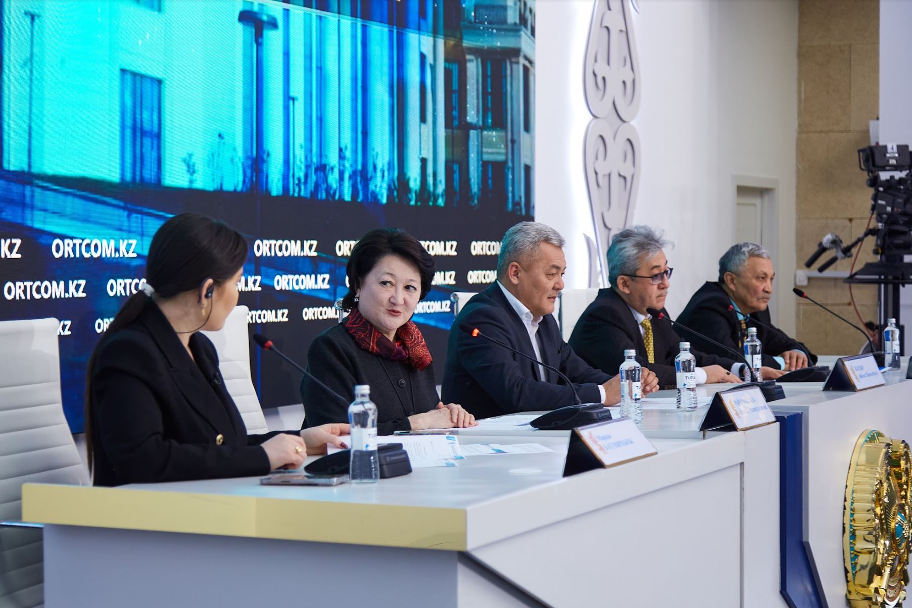 كورەرمەنىن كۇتەتىن پرەمەرالار