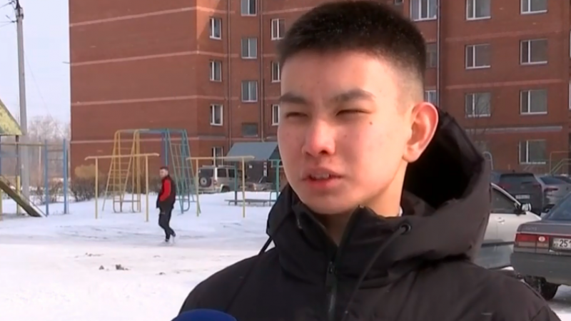 پەتروپاۆلدا بالتامەن شابۋىل جاساعان ءجاسوسپىرىمدى ۇستاعان ەكى وقۋشى ماراپاتتالدى