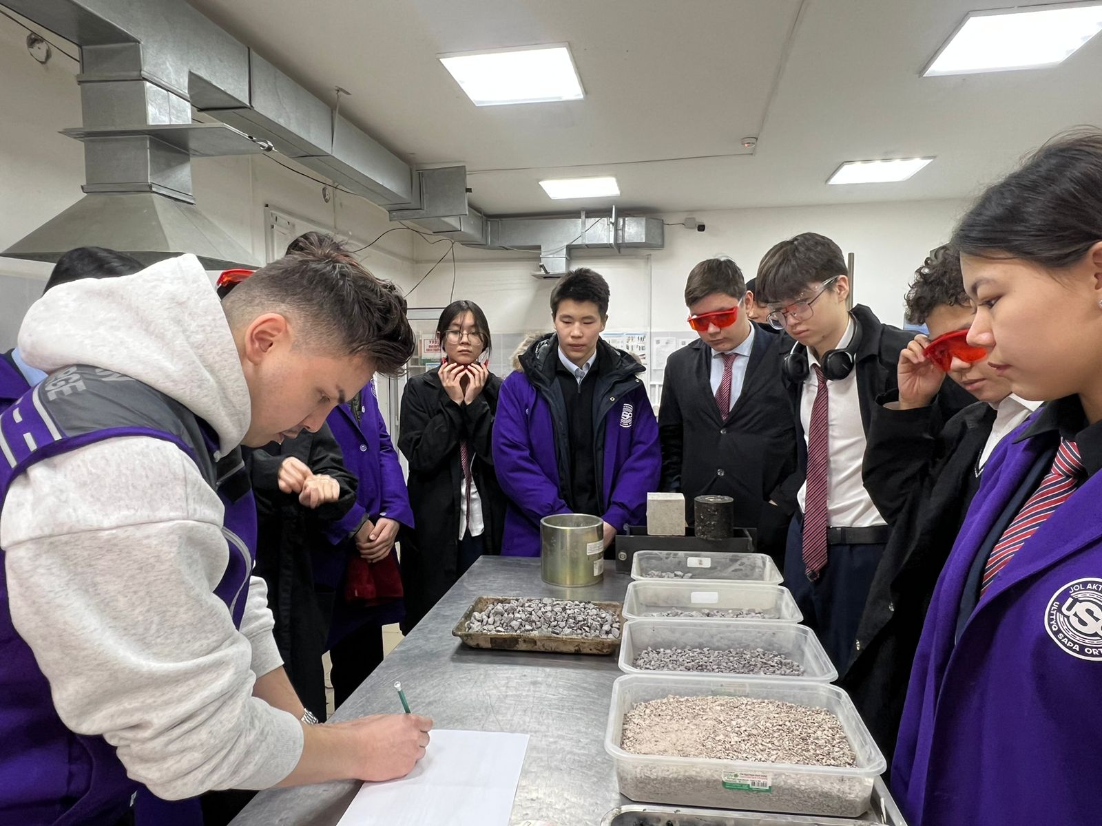 زامير ساعىنوۆ: ساپالى جول سالىنۋى ءۇشىن  بىلىكتى مامان قاجەت