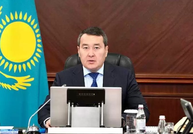 اتا-انا مەكتەپتەگى بالاسىنا الاڭداماۋى كەرەك