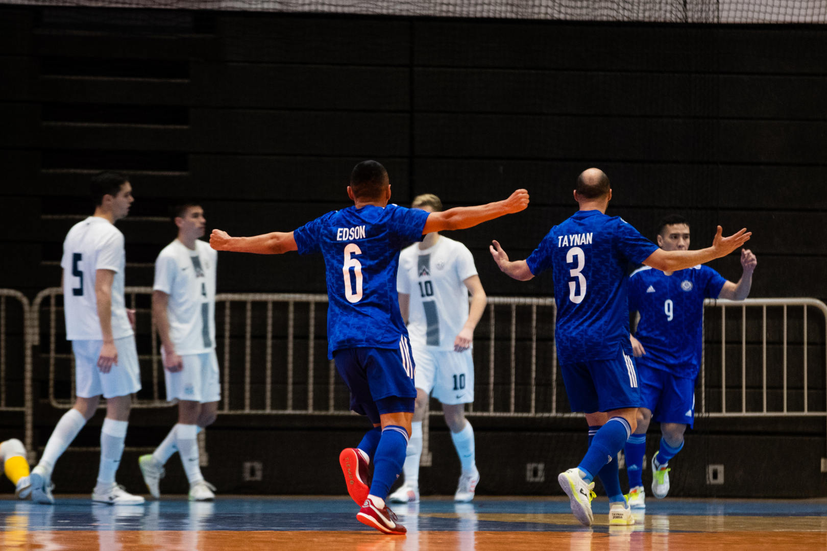 ەليتالى كەزەڭگە جولداما الدى