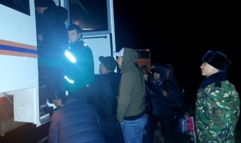 جولدا قالىپ قويعان 60 وزبەكستان ازاماتى قۇتقارىلدى