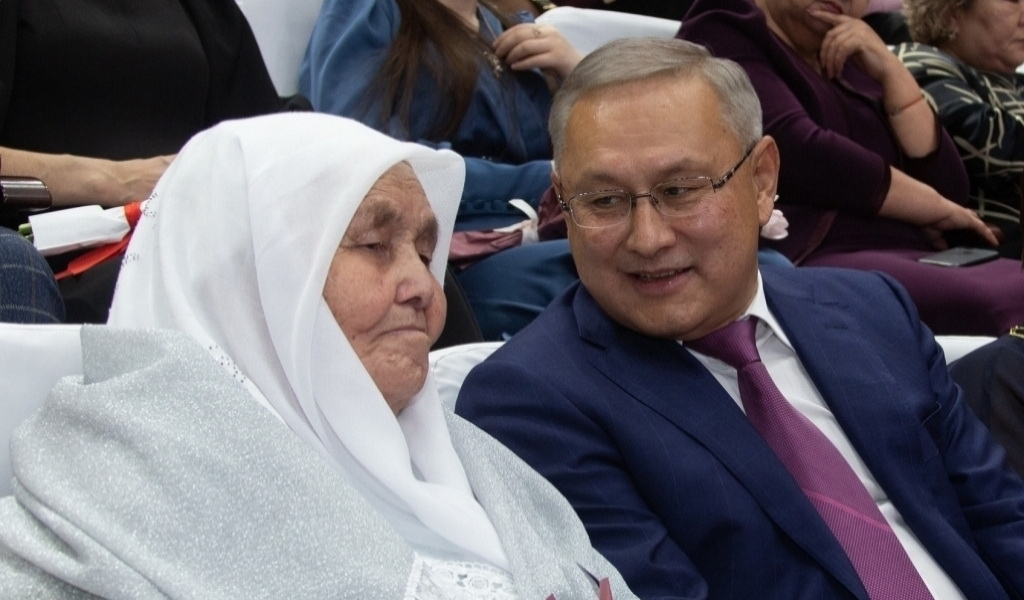 اناعا قۇرمەت – بارىنە مىندەت