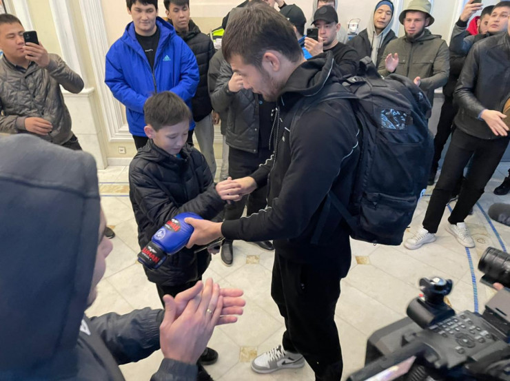 شاۆكات راحمونوۆ الماتىعا كەلدى