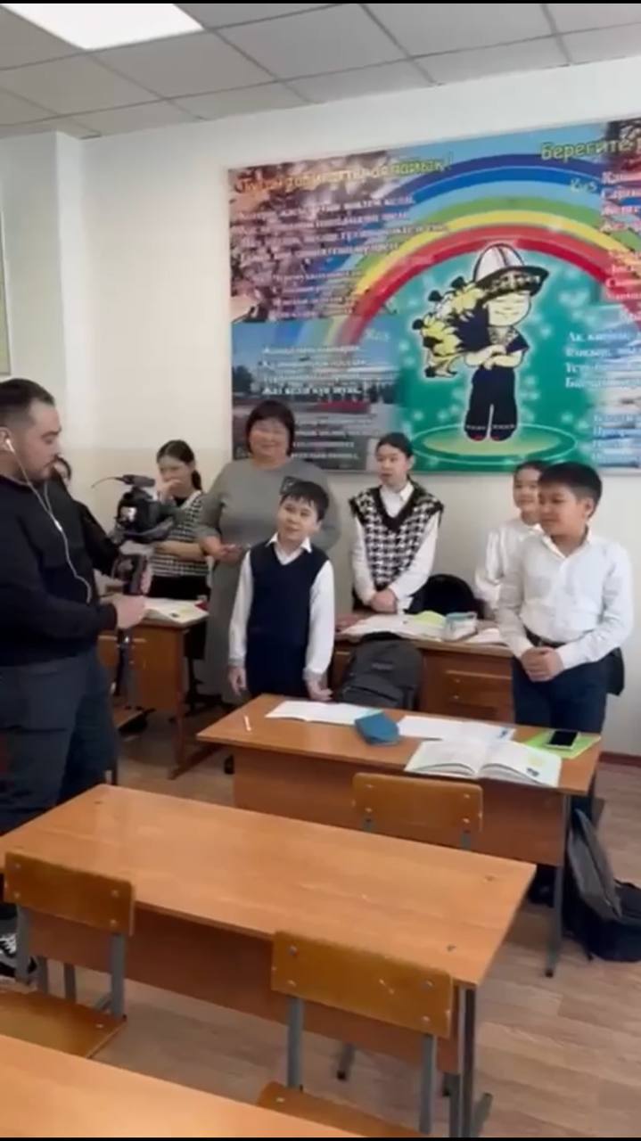 مەكتەپ وقۋشىسى مادەنيەت مينيسترىنە ءوتىنىشىن جەتكىزدى