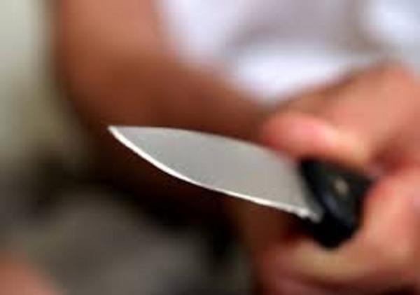 استاناداعى مەشىتتەردىڭ بىرىندە شارۋاشىلىق قىزمەتكەرىن پىشاقتاپ كەتتى