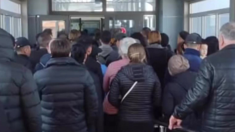 قوردايداعى كەدەن بەكەتىندە ۇزىن-سونار كەزەك پايدا بولدى