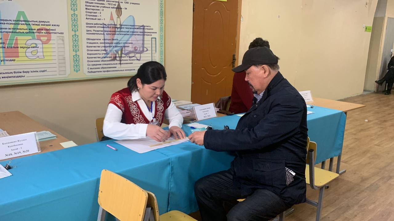 الماتىدا اقىن ادىلعازى قايىربەكوۆ داۋىس بەردى