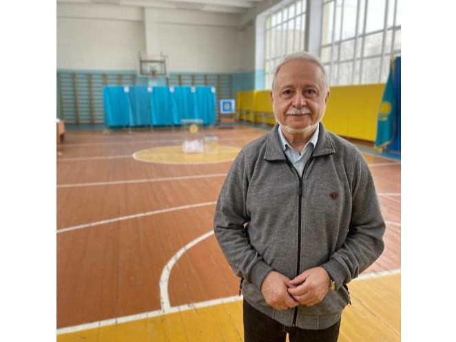 دەپۋتاتتار باستى قۇندىلىقتاردى باعالاۋعا مىندەتتى - ۆيلەن مولوتوۆ