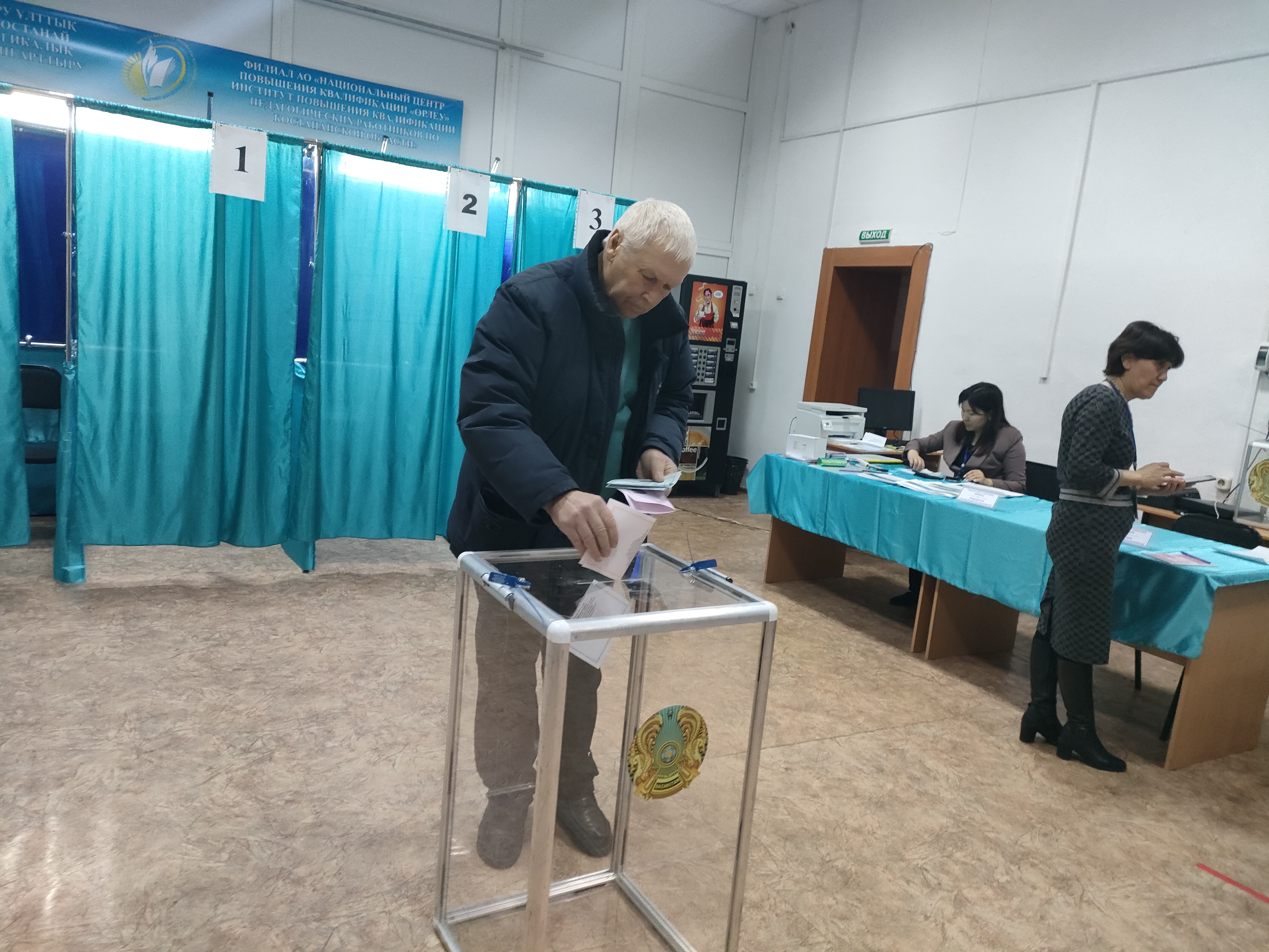 قوستانايدا زەينەتكەر العاشقىلاردىڭ ءبىرى بولىپ داۋىس بەردى