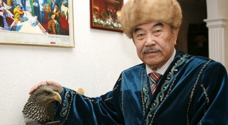 «قيانات پەن ادىلەتسىز ءومىردىڭ قوقسىعى وتكەن جىلدىڭ ۇرما سەلىمەن اعىپ كەتسىن!». شەرحان مۇرتازانىڭ تىلەگى