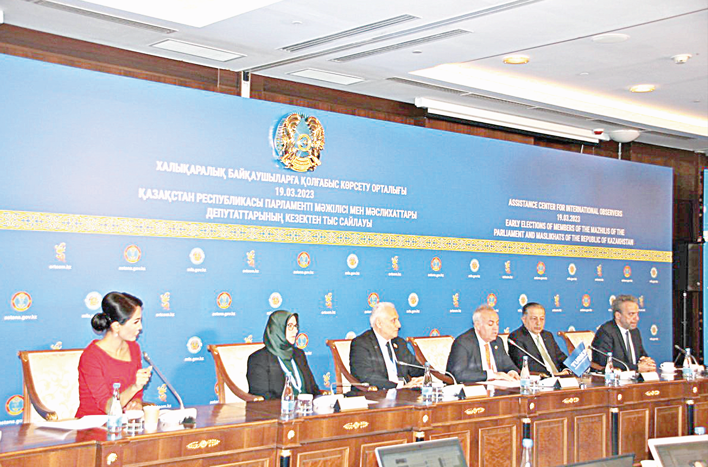 شەتەلدىك بايقاۋشىلار: قازاقستان دەموكراتياعا تولىق بەت بۇردى