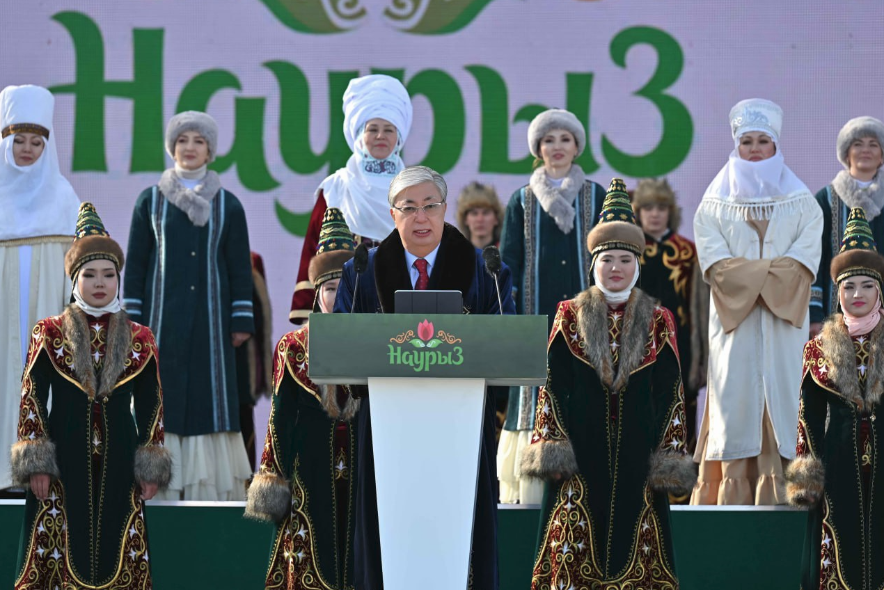  ۇلىستىڭ  ۇلى كۇنى – جاڭا ءومىردىڭ جارشىسى: پرەزيدەنت ناۋرىز مەيرامىنا ارنالعان مەرەكەلىك ءىس-شاراعا قاتىستى