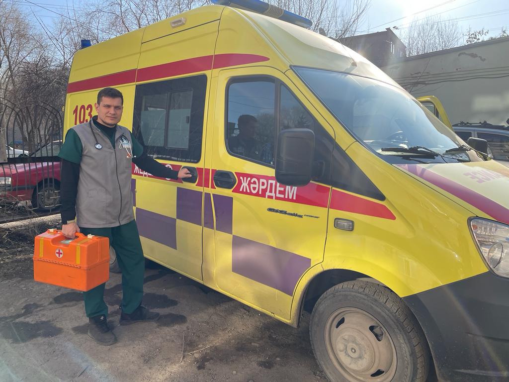 قازاق داستۇرىنە قانىق دوس