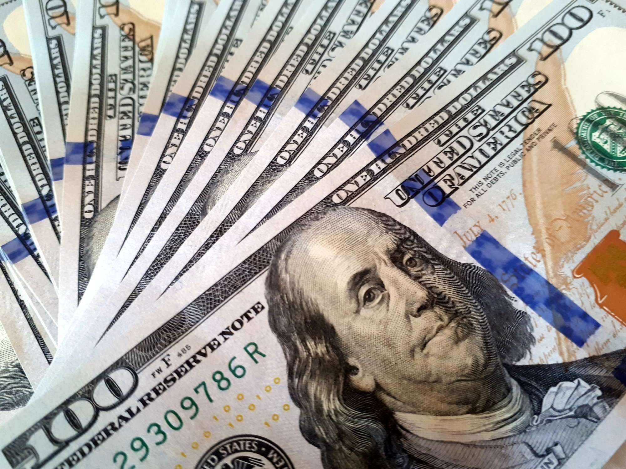 دوللار قايتا قىمباتتادى