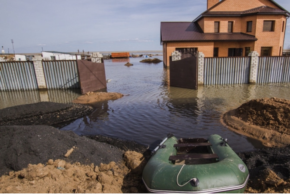 اقتوبە وبلىسىندا سۋ تاسقىنىنان زارداپ شەككەن 11 وتباسىعا كومەك كورسەتىلدى