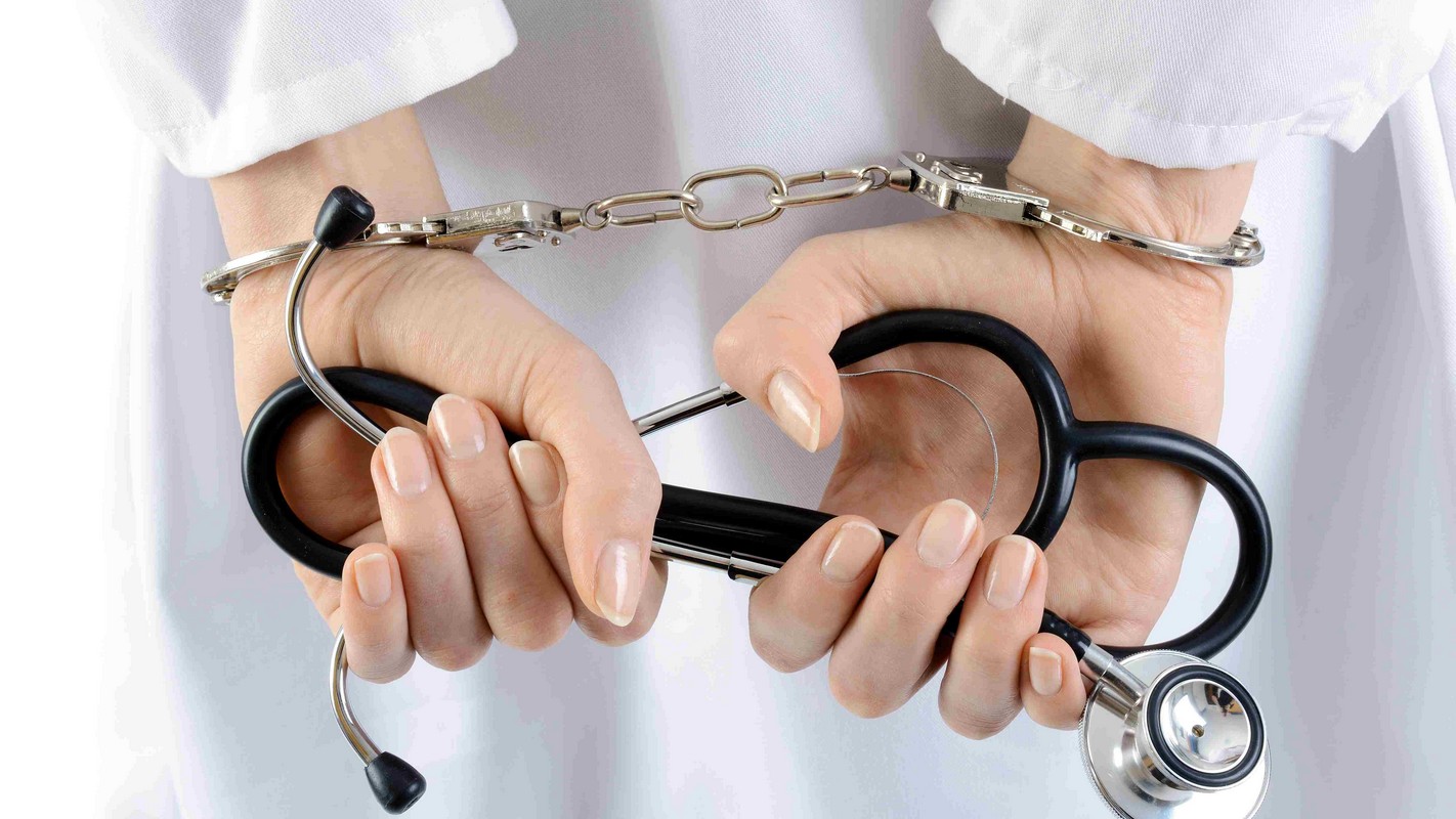 جىل سايىن مەديتسينا قىزمەتكەرلەرىنە قاتىستى 300-گە جۋىق ءىس قوزعالادى