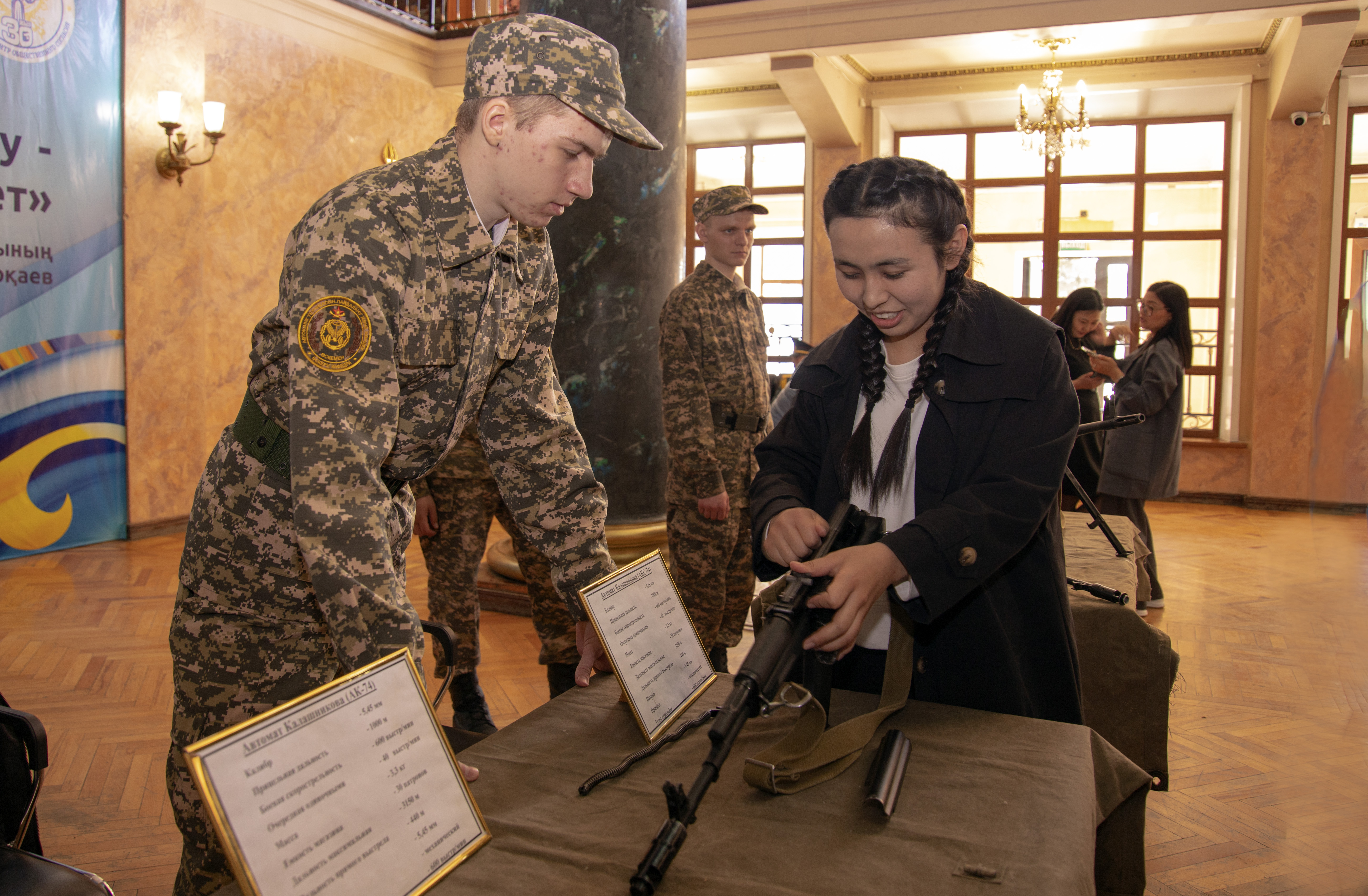 وسكەمەندە اسكەري بورىشىن وتەۋگە شاقىرىلعان ساربازداردى شىعارىپ سالۋ ءراسىمى ءوتتى