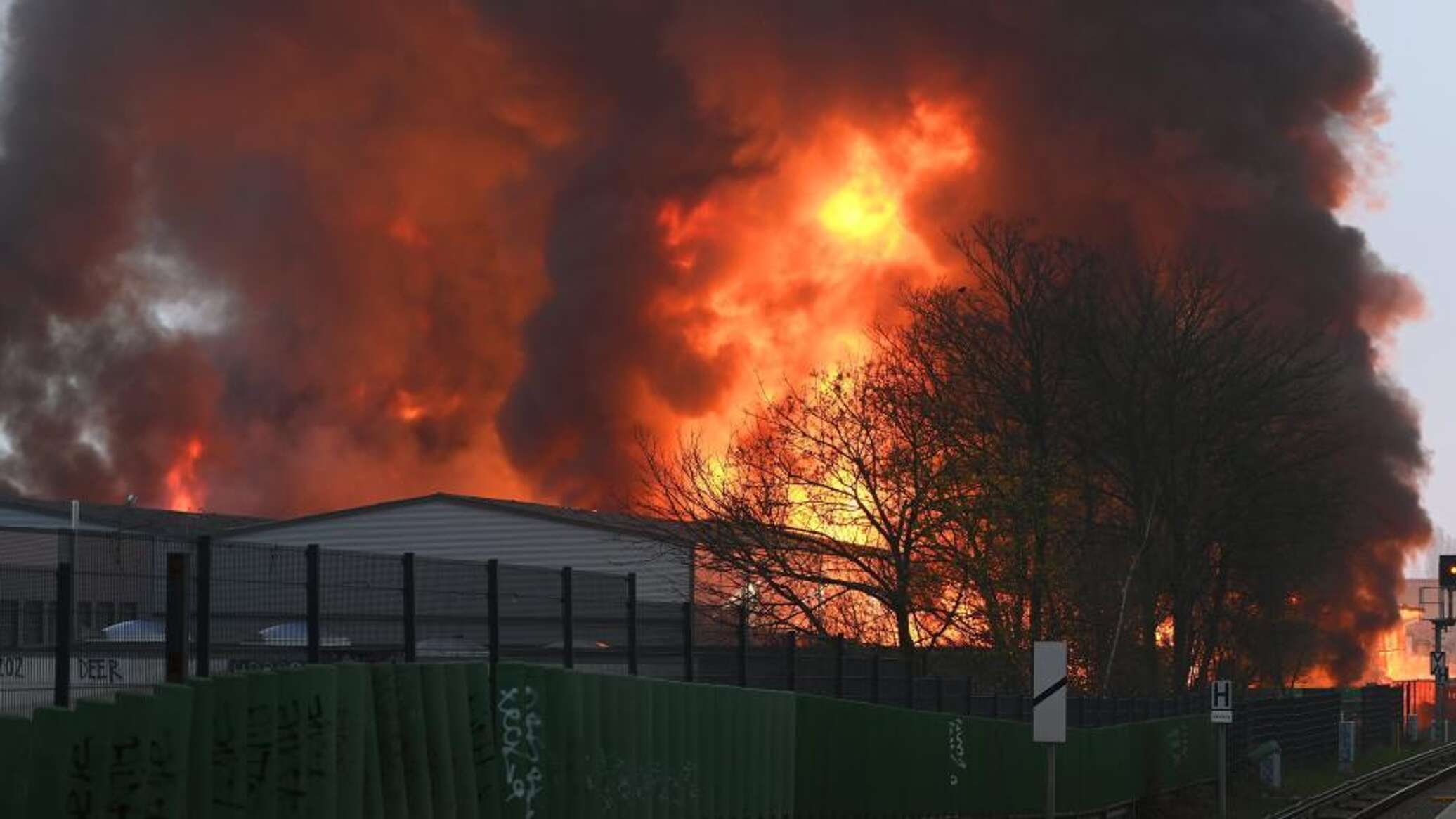 گامبۋرگتە ورتكە بايلانىستى توتەنشە جاعداي جاريالاندى