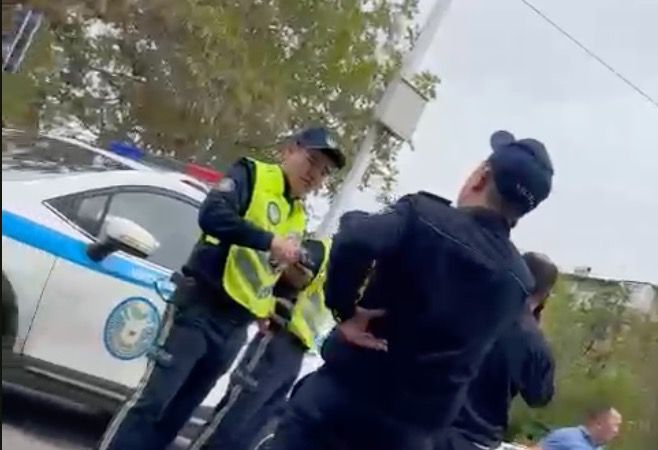 شىمكەنتتە «ورداباسى» جانە «اقتوبە» فۋتبول كومانداسىنىڭ جانكۇيەرلەرى توبەلەستى