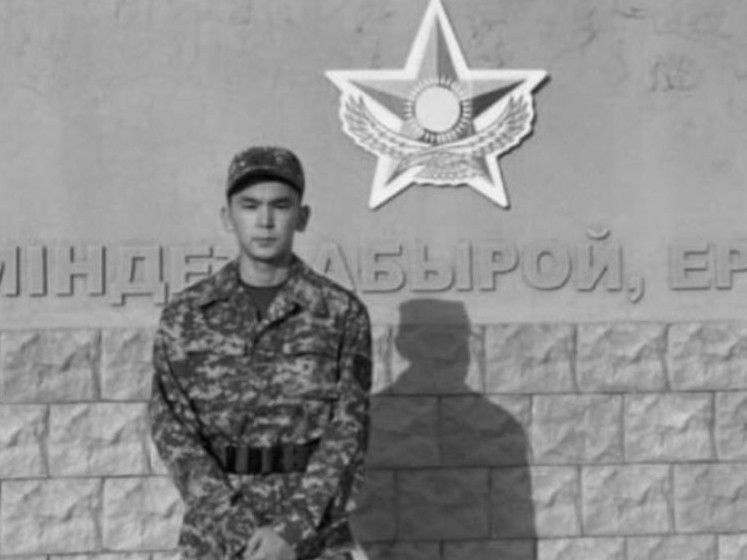 الىبەك قالبايدىڭ ءولىمى: اتىراۋلىق ساربازعا سوت ۇكىمى شىقتى