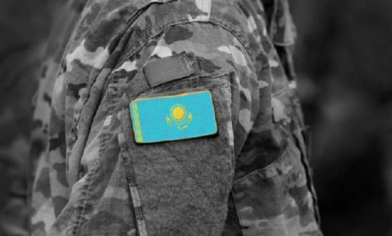 سارباز ءولىمى: سوتتالعان جىگىتتىڭ اناسى سوت شەشىمىمەن كەلىسپەيتىنىن ايتتى