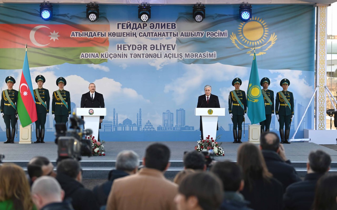 استانادا گەيدار اليەۆ اتىنداعى كوشە سالتاناتتى تۇردە اشىلدى