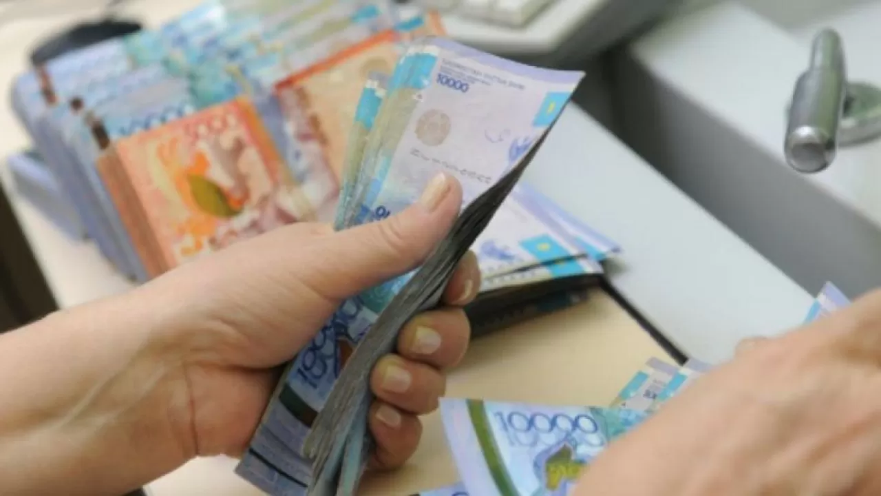 كاسىپورىندار جۇمىسشىلارعا 1,9 ملرد تەڭگە قارىز