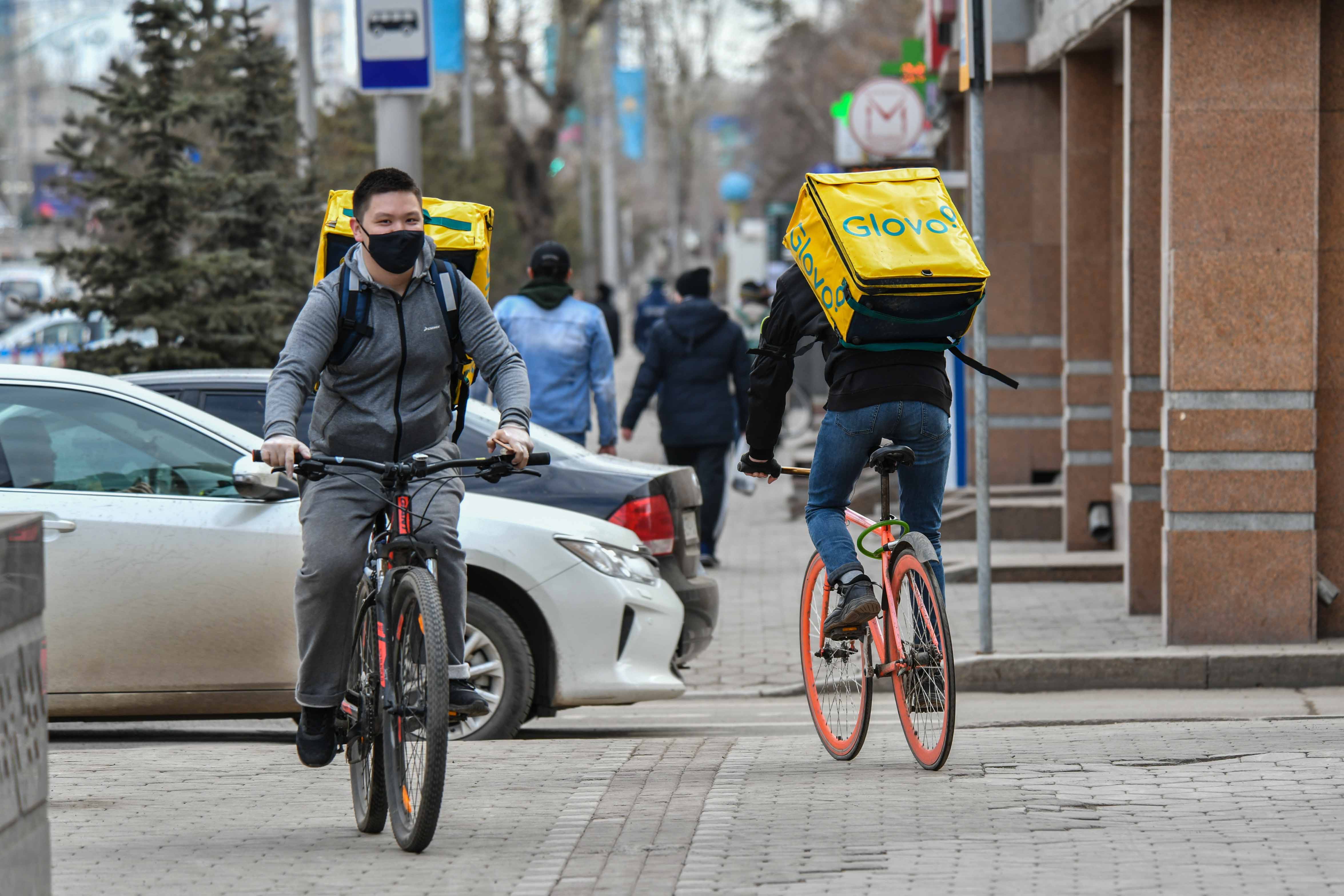 قالاعا كەلگەن قىز-جىگىتتى قولداۋ قاجەت