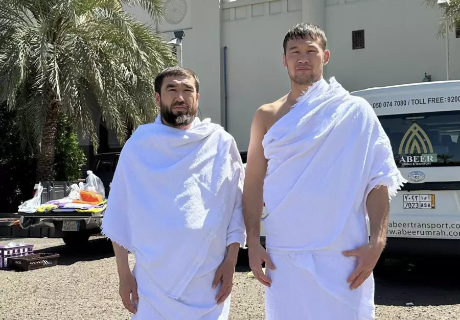 شاۆكات راحمونوۆ قاجىلىققا باردى