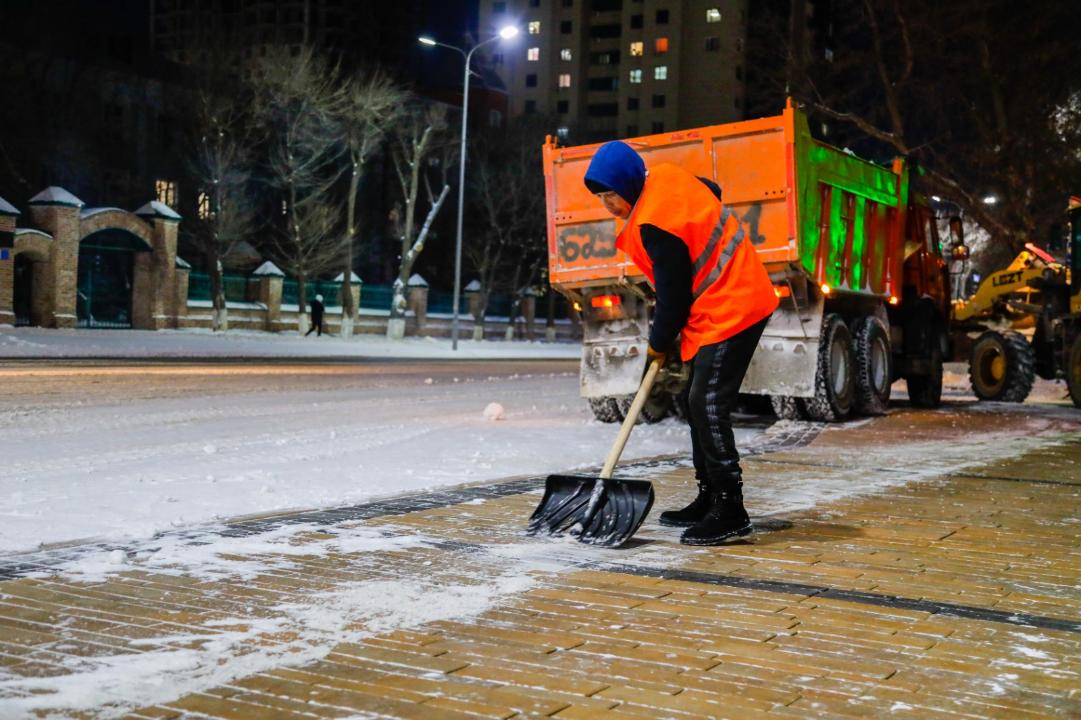 استانادا 24 مىڭ تەكشە مەتردەن استام قار شىعارىلدى